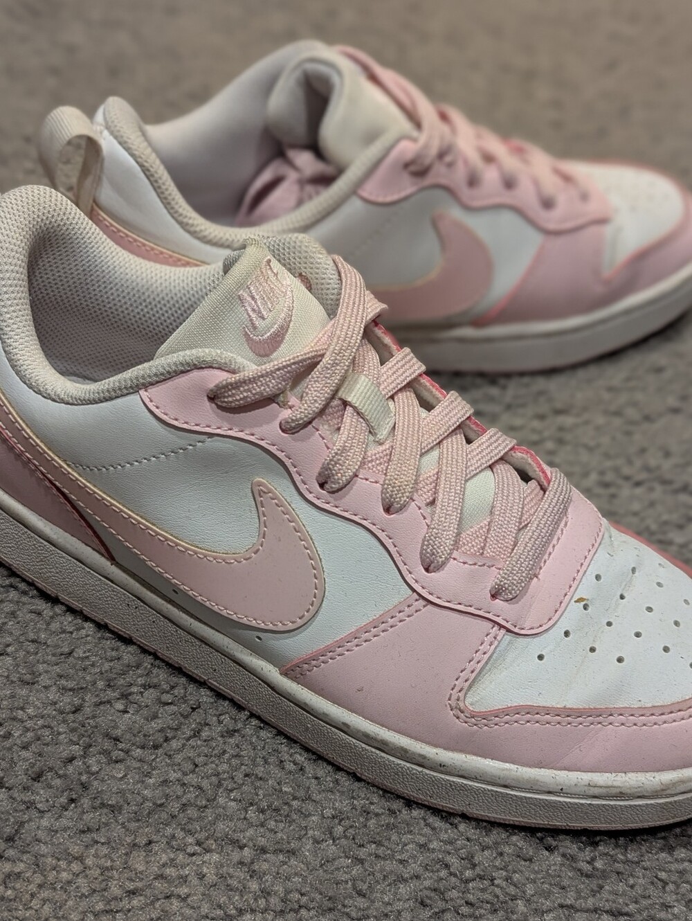 Nike Women’s Low-Top Sneakers - Light Pink & White Women's 7.5